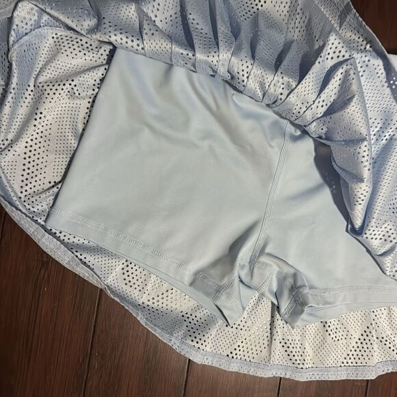 Nike Light Blue Pleated Mini Athletic Skirt Built in Shorts Size Medium Dri Fit - Picture 3 of 3